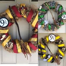 Harry Potter Wreath All Houses Available Gryffindor Hufflepuff Slytherin Ravenclaw Made At Time Of Order Each Wreath May Vary Slightly Harry Potter Christmas Decorations Harry Potter Decor Harry Potter Crafts