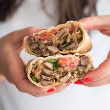 Je participe avec cette recette shawarma de poulet libanais au jeu foodista challenge #17 dont le thème est : Shawarma A L Agneau Cuisinons En Couleurs