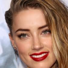 Amber laura heard is an american film and television actress. Amber Heard Height In Feet Cm How Tall