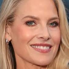 Leah McSweeney Wears Red Lipstick for MTTM Photo Shoot