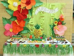 Flower Birthday Cake Table Decoration At Home Homemade Luau Decoration Homemade Hawaiian Luau Decorations Home Hawaiian Party Theme Luau Party Food Tropical Party
