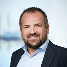 I går nåede jeg en kæmpe milepæl, da jeg bestod den mundtlige  revisoreksamen og snart kan kalde mig statsautoriseret revisor! Der skal  lyde en kæmpe tak til min kæreste, børn, familie, venner