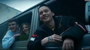 Даня Милохин - «Угадай где я? Я дома! Поющий тиктокер ДАНЯ МИЛОХИН - путь  от слащавого псевдо-гея до рэпера. Дуэт с Басковым Золотая чаша, золотые  цепи» | отзывы