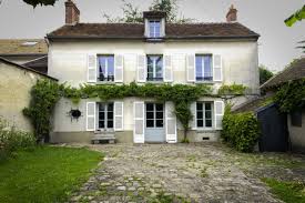 Fenetres En Bois En Couleur Blanc Papyrus Realisation De Belisol Rueil Malmaison Fenetre En Bois Fenetre Coulissante Fenetre
