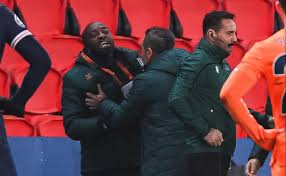 İstanbul başakşehir santrforu demba ba, şampiyonlar ligi kariyerindeki son golünü chelsea formasıyla psg'ye atmıştı (nisan 2014). Bqgefsrrin1b4m