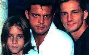 If something is missing, please check back soon or let us know. Sergio Basteri Que Fue Del Hermano Menor De Luis Miguel Fotos