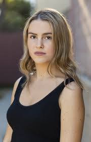 Taylar Hender's Instagram, Twitter & Facebook