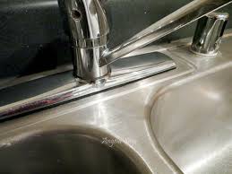 cleaning stainless steel sinks