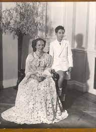 Queen Alia And Her Son King Faisal Ii 1940s Resim