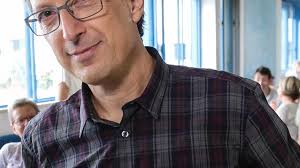 Liberi di cambiare nome, i presidi: "Noi diciamo sì"