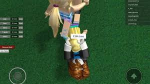 Este juego permite a los niños conectarse entre sí y jugar sucio. Violacion Grupal En El Juego Virtual Infantil Roblox