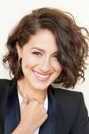 Carre Sur Cheveux Boucles Carre Cheveux Boucles Coupe De Cheveux Cheveux Courts