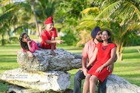 Get Ready For Some Great Christmas Cards Pictures Jubeet Family In Cancun Cancun Family Photograph Indian Family Beach Portraits Family Beach Pictures