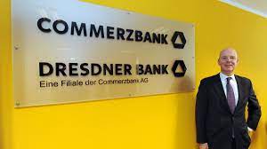 Durch die deutsche teilung zog 1950 der juristische sitz nach frankfurt am main. Ec Karten Nicht Nutzbar Commerzbank Kunden Sollten Sich Bargeld Besorgen Welt