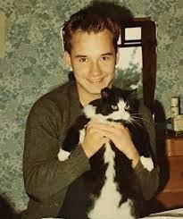 Bob would like to thank his consultant and all the nurses at the hospital for taking such good care of him. Bob Mortimer Fans Gobsmacked By His Likeness To Popstar Hunk In Throwback Snap Daily Star