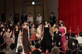 少し遅くなりましたが、その時の写真をupします。 3回目も企画していますのでその時はぜひ参加してください。 2021年1月 5日 おすすめの日本語の小説・マンガ募集 おすすめの日本語の小説・マンガを募集します。 Di Btv0xpo4vym