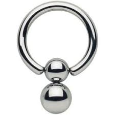 The inner labia, or labia minora, are the hairless folds of skin extending from the bottom of the clitoral hood, inside the thicker outer labia and surrounding the vaginal opening, and inner labia piercings pass through this tissue. Pierced Vagina Jewelry Body Jewelry Piercing Blog The Chain Gang