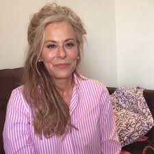 In june 2009, the couple announced that they were divorcing after 16 years of marriage, and the divorce was finalized in october 2010. Playing House Time To Celebrate Jane Kaczmarek Is Back