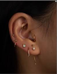Yumono Off Instagram Cool Ear Piercings Tragus Piercings Earings Piercings