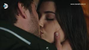 بوس متحرك , البوسه تعبر عن الحب - مساء الخير