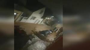 Jun 13, 2021 · parmi les enseignements pris après les terribles inondations dans la somme en 2001, celui d'équiper les pompiers de deux berces dédiées aux sinistres de ce genre. Orages Inondations A Reims Pour La Troisieme Fois En Deux Semaines Lci