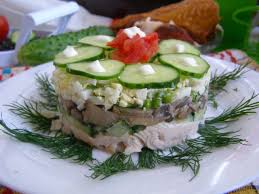 салат с копченой курицей и жареными грибами и огурцом Salat S Kopchenoj Kuricej I Gribami Shampinonami Recept S Foto Poshagovo 1000 Menu