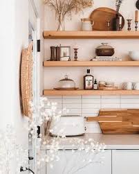Quand on a une petite cuisine, tous les espaces sont importants, même ceux. 150 Meilleures Idees Sur Des Etageres De Cuisine En Veux Tu En Voila En 2021 Deco Cuisines Deco Deco Maison