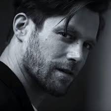 He started to learn acting from his stage actress mother christina loeb. Ken Duken Fanpage Home Facebook