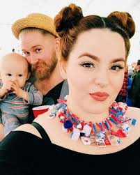Tess Holliday shares tearful selfie: 'This is the reality of being a mom'