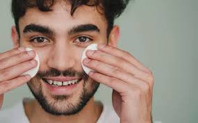 Tratamientos para el cuidado de la piel de la cara dependiendo de la edad