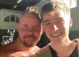 Vom Schreibtisch in den Wrestling-Ring