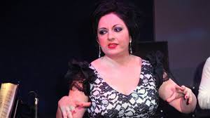 Ο συνάδελφος και συνεργάτης της σοφίας μουτίδου, χάρης ρώμας, αποκάλυψε πώς βρίσκει την λύτρωση η σοφία μουτίδου μετά την αυτοκτονία του εν διαστάσει συζύγου της. H Sofia Moytidoy Mas 3enagei Sto Spiti Ths Video Patras Events