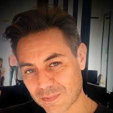 FRAGMENTOS: Atología de cuentos cortos sobre la soledad y la muerte como la  última de sus formas. ¿Será el presente un pequeño fragmeto del destino?  (Spanish Edition): Ariza, Jorge: 9798315839248: Amazon.com: Books