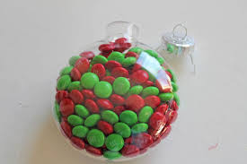 Not only do these homemade christmas decorations work on your christmas tree, but they can go anywhere in your home this christmas. Simple Candy Ornament 30 Minute Crafts