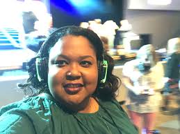 Lisa Hollins (@HollinsLisa)