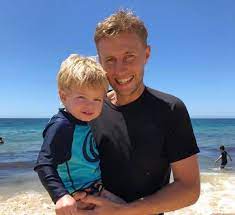 Root became engaged to his girlfriend carrie cotterell in march 2016. Crictracker Joe Root With His Son Facebook
