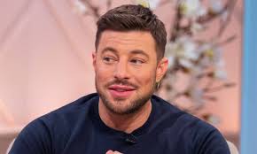 In his instagram bio, rodrigo de… Celebrity Masterchef Star Duncan James Heartbreaking Confession About Daughter Hello
