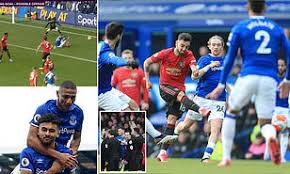 Man united paying the refs again i see. Everton 1 1 Manchester United David De Gea And Jordan Pickford Errors Means The Spoils Are Shared Daily Mail Online