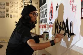 Fahmi reza, a graphic artist, was arrested in malaysia for insulting the queen tunku azizah aminah maimunah iskandariah — by making a spotify playlist with songs malaysian queen tunku azizah aminah maimunah (right) had been the subject of a controversial playlist made by artist fahmi reza. Fahmi Reza