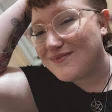 Amanda Vink's Instagram, Twitter & Facebook