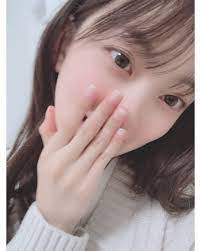 画像に含まれている可能性があるもの 1人以上 クローズアップ nose ring rings