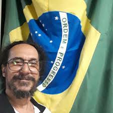 O Senado Federal decidiu afastar o escritor Eduardo Bueno, conhecido como  Peninha, do Conselho Editorial da Casa. https://f.mtr.cool/dsmlftejue