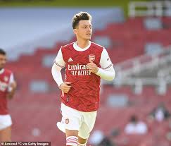 Why should i subdue the world, if i can enchant it. Mesut Ozil Can Fit Into Arsenal Side When They Need To Unlock Defences Claims Freddie Ljungberg Daily Mail Online