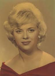 Lise Roberts's Instagram, Twitter & Facebook