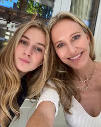 Amy Griffin's Instagram, Twitter & Facebook