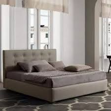 La camera da letto è il rifugio in cui trascorriamo otto delle ventiquattr'ore e che più esprime la nostra personalità: Vendita Mobili Online Letti Imbottiti Offerte Webarredamenti