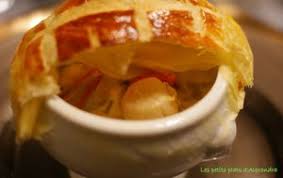 Cassolette De Noix De Saint Jacques Sur Fondue De Poireaux Et Son Feuillete Menu De Noel Entrees Les Petits Plats D Alexandra Fondue De Poireaux Alimentation Recettes De Cuisine