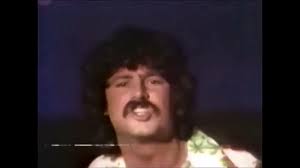 Burton Cummings Performs “Break It To Them Gently”