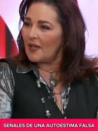 ¿Cuáles son las señales de una persona con #autoestima falsa? #QueBuenaHora  #EugeniaCauduro #CamilaStuardo #NicolaPorcella