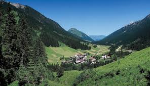 The nearest airport is innsbruck airport, 30 mi from the apartment. Berwang Tirol Osterreich